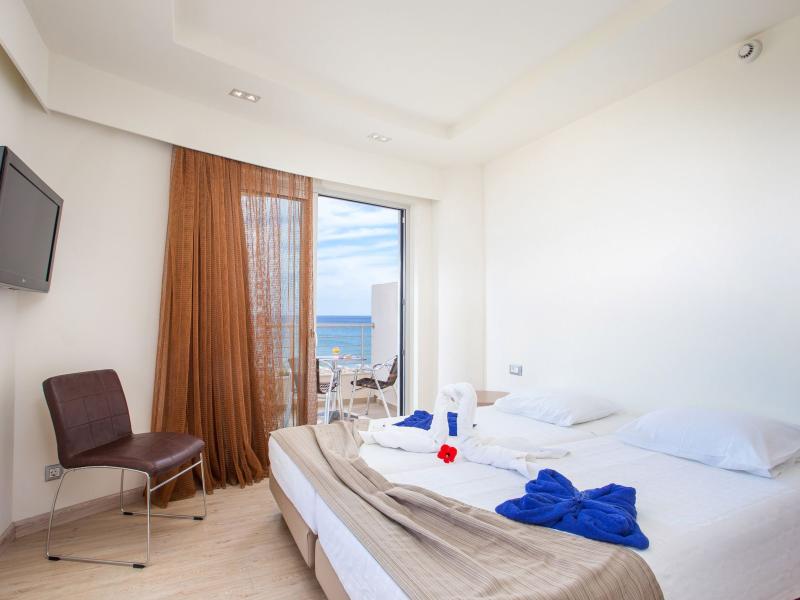 Pegasos Deluxe Beach Hotel