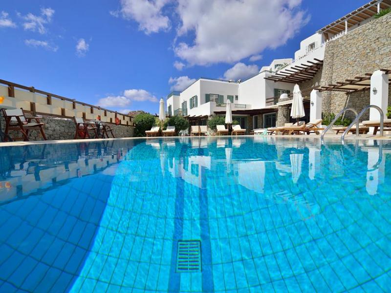 Pelican Bay Art Hotel