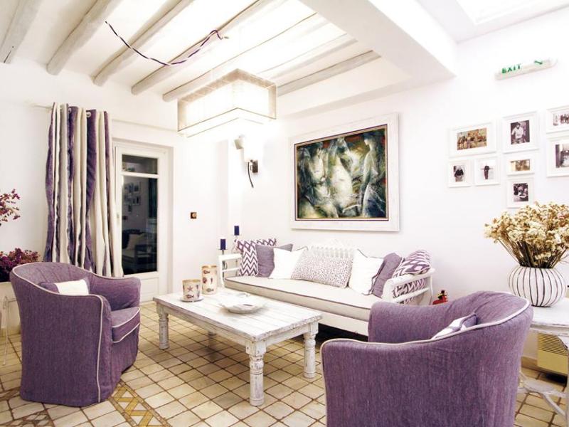 Pelican Bay Art Hotel