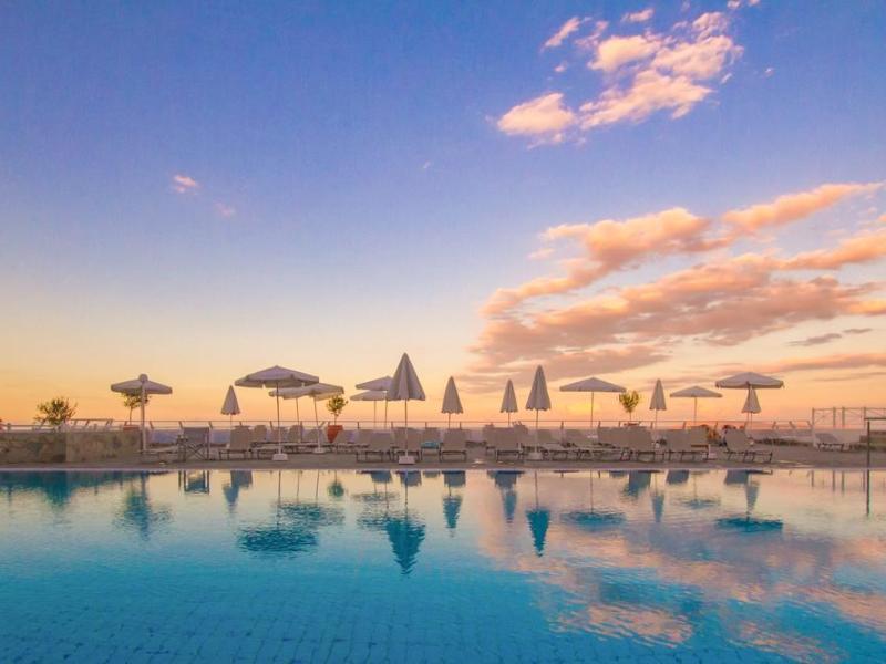 Peninsula Resort & Spa