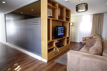 Pera City Suites