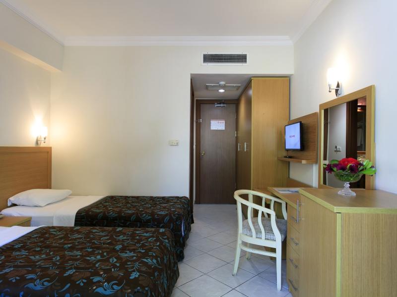 Perdikia Beach Hotel