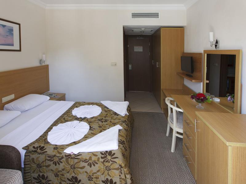 Perdikia Beach Hotel