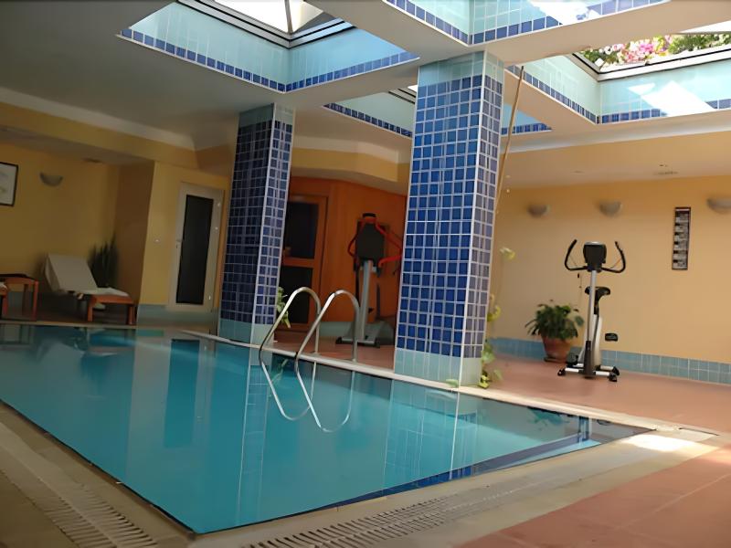 Perdikia Beach Hotel