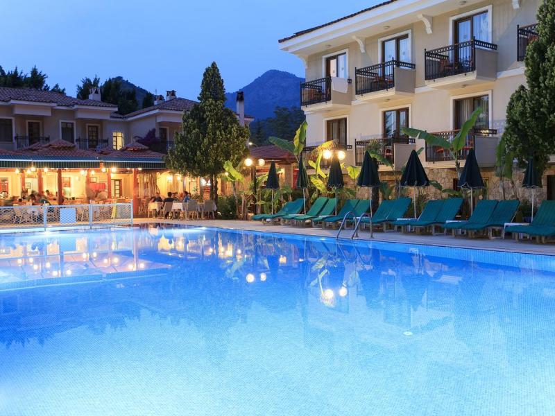 Perdikia Beach Hotel