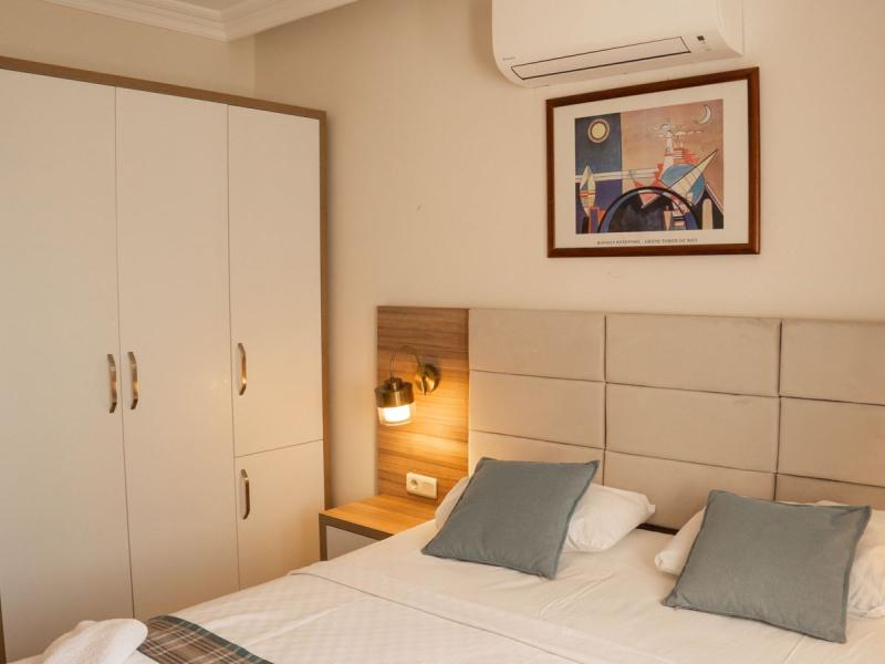 Perdikia Hill & Family Hotel