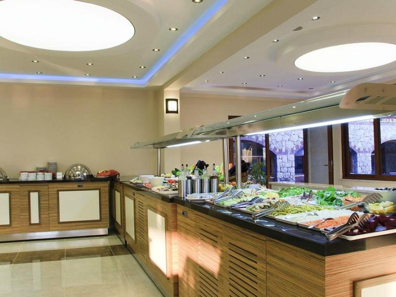 Perdikia Hill & Family Hotel