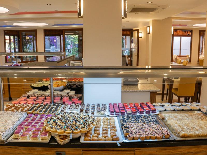 Perdikia Hill & Family Hotel