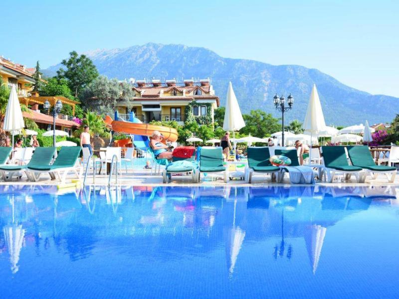 Perdikia Hill & Family Hotel