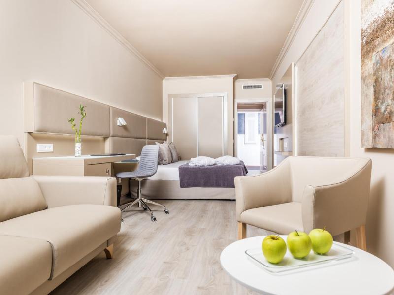 Salles Hotel Pere IV