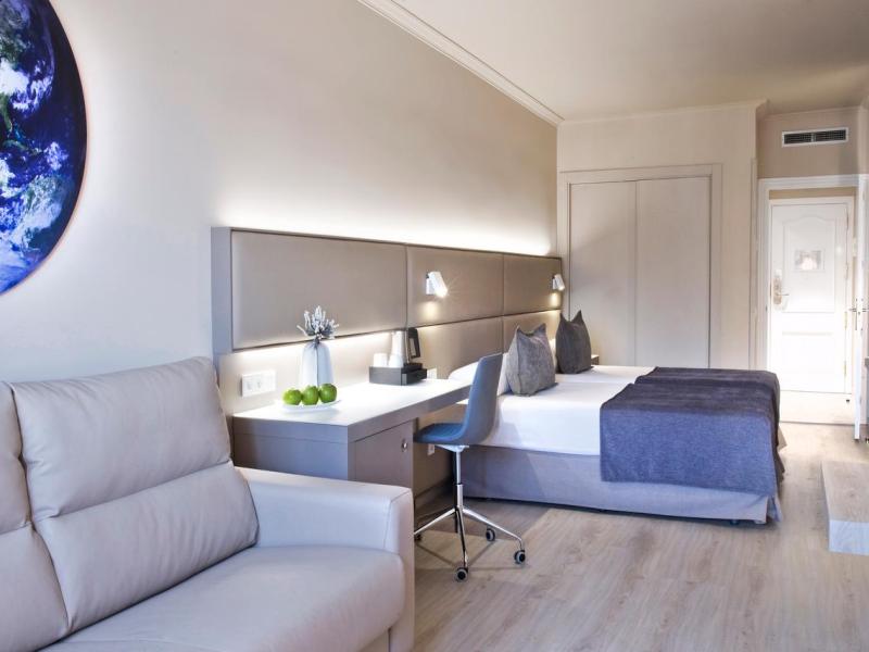 Salles Hotel Pere IV