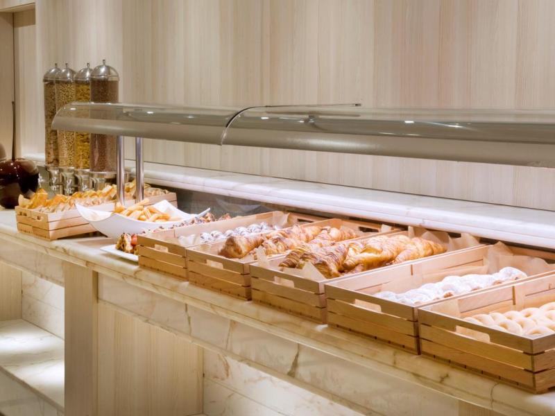 Salles Hotel Pere IV