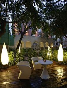 Petit Palace Opera Garden