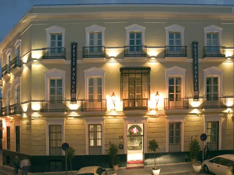 Petit Palace Santa Cruz