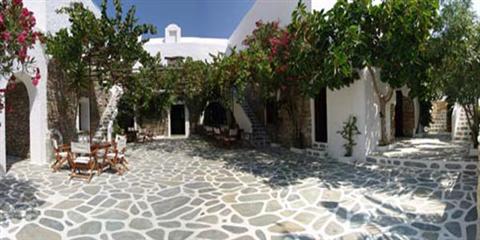 Petros Place Hotel
