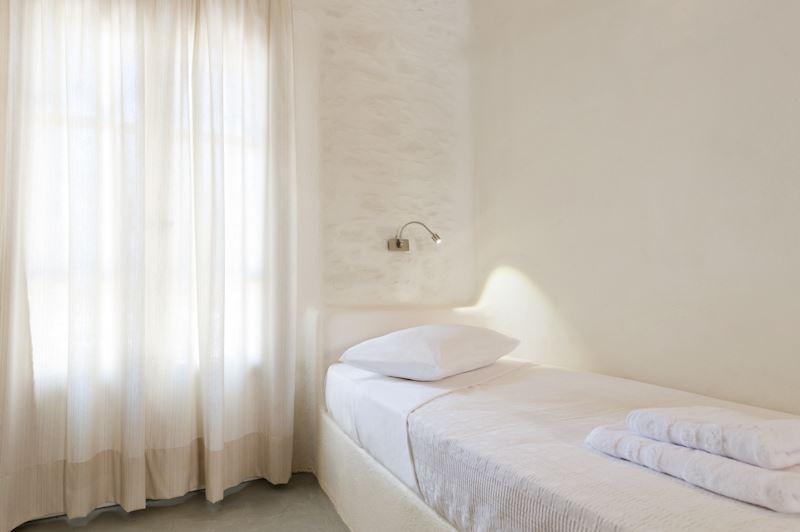 Petros Place Hotel