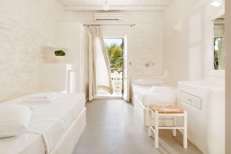 Petros Place Hotel