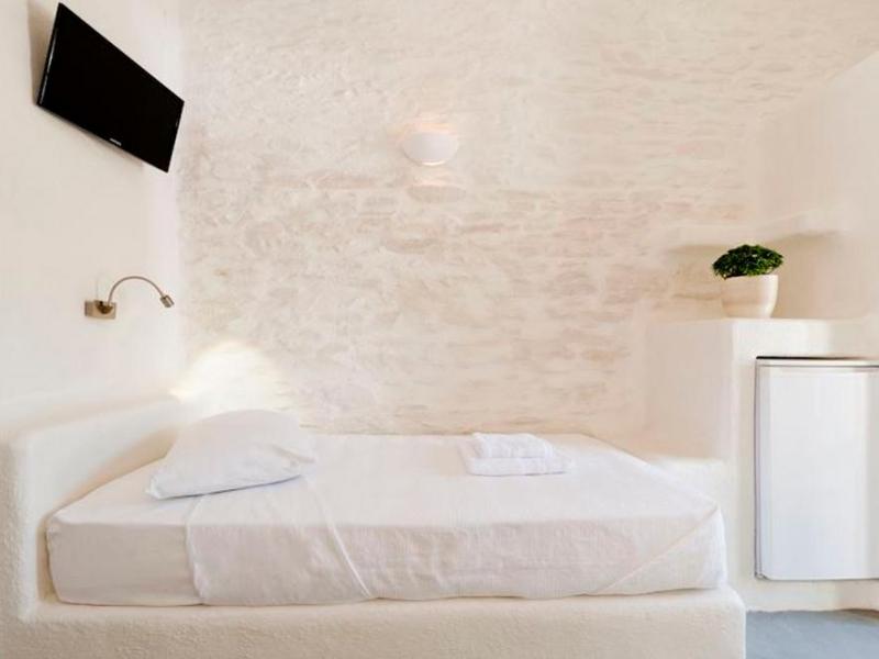 Petros Place Hotel