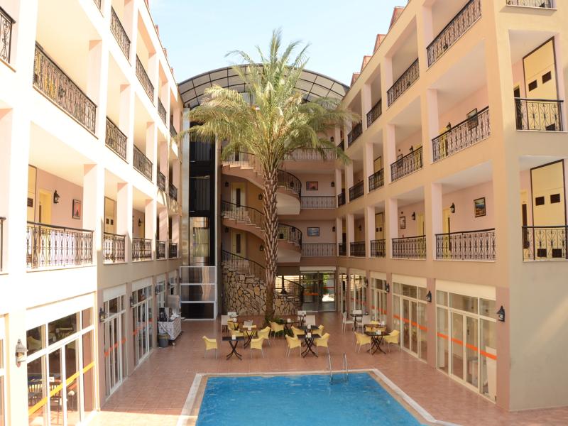 Club Park Marina Hotel