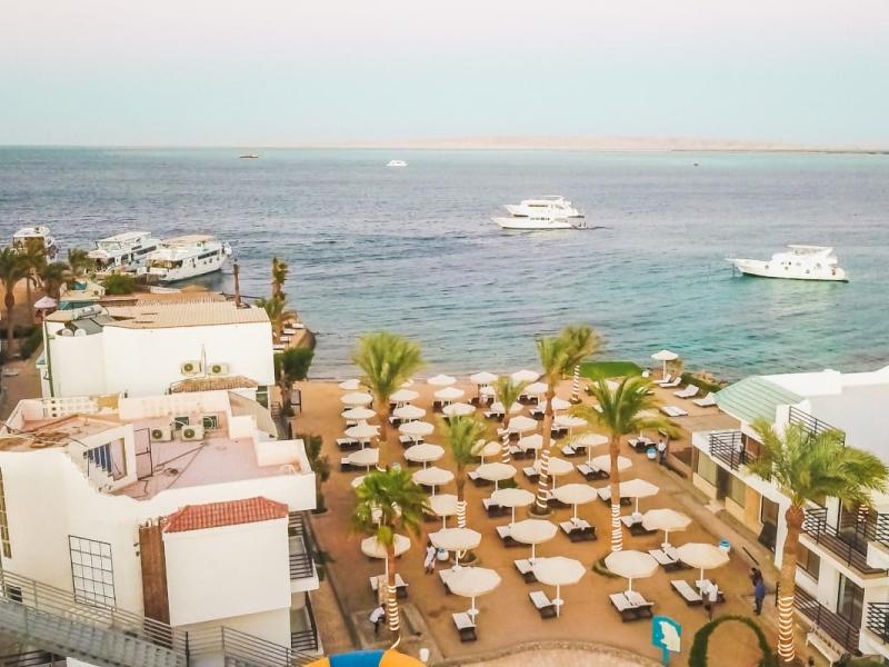 La Rosa Waves Resort