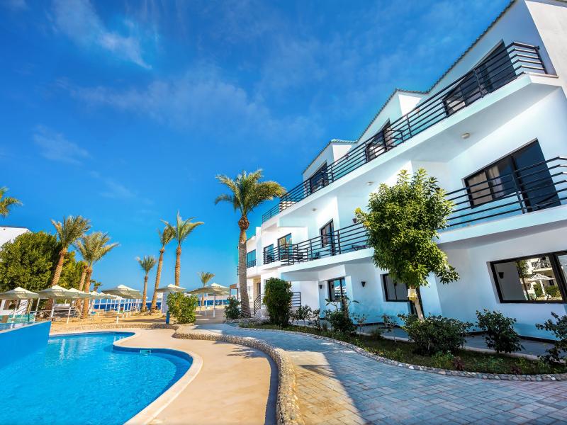 La Rosa Waves Resort