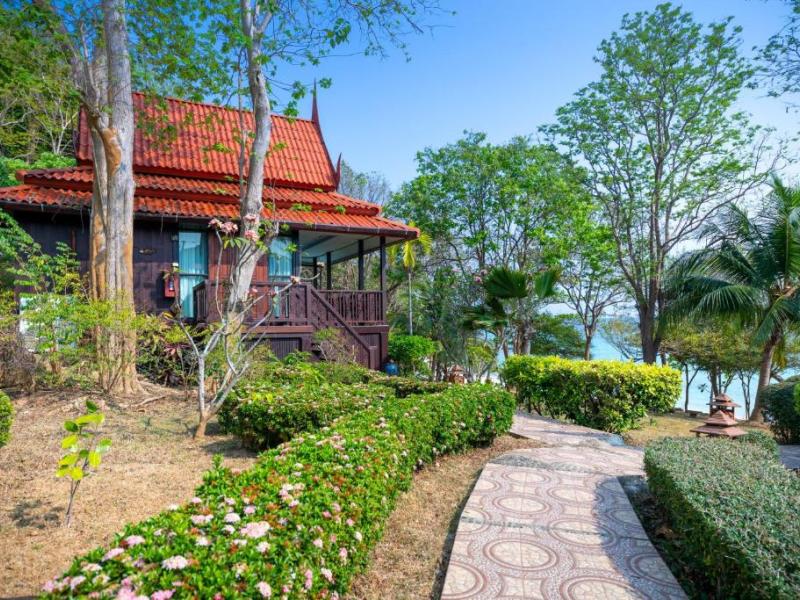 Phi Phi Natural Resort