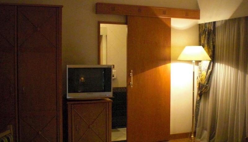 Philippe Luxor Hotel