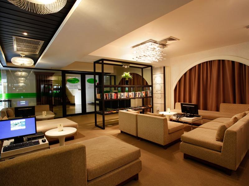 Phuket Graceland Resort & Spa