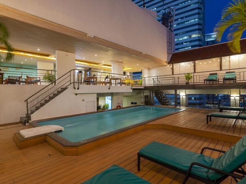Pinnacle Lumpinee Park Hotel