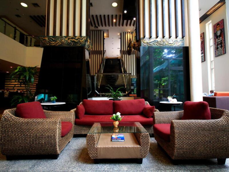 Pinnacle Lumpinee Park Hotel