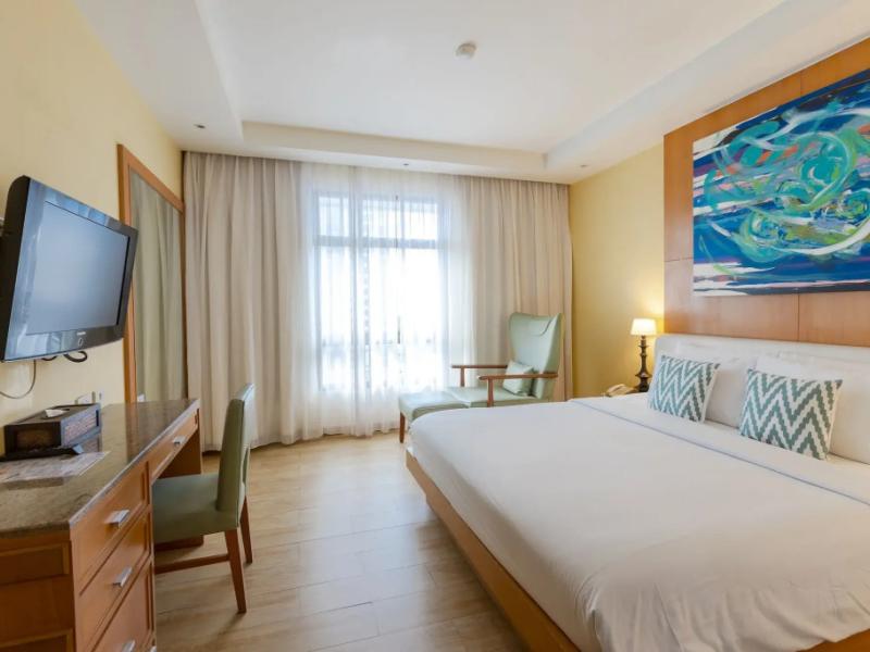 Pinnacle Lumpinee Park Hotel