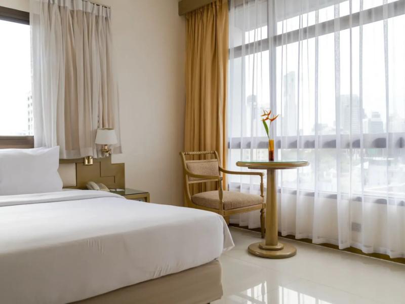 Pinnacle Lumpinee Park Hotel