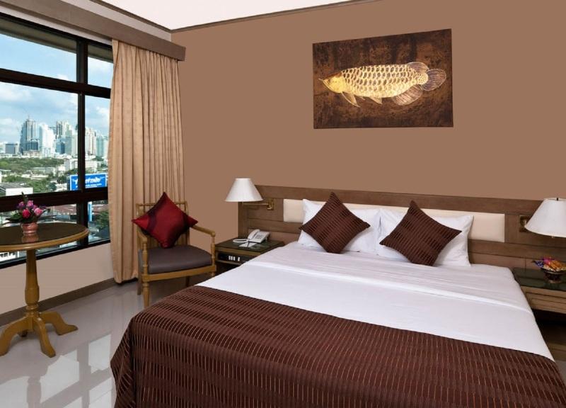 Pinnacle Lumpinee Park Hotel