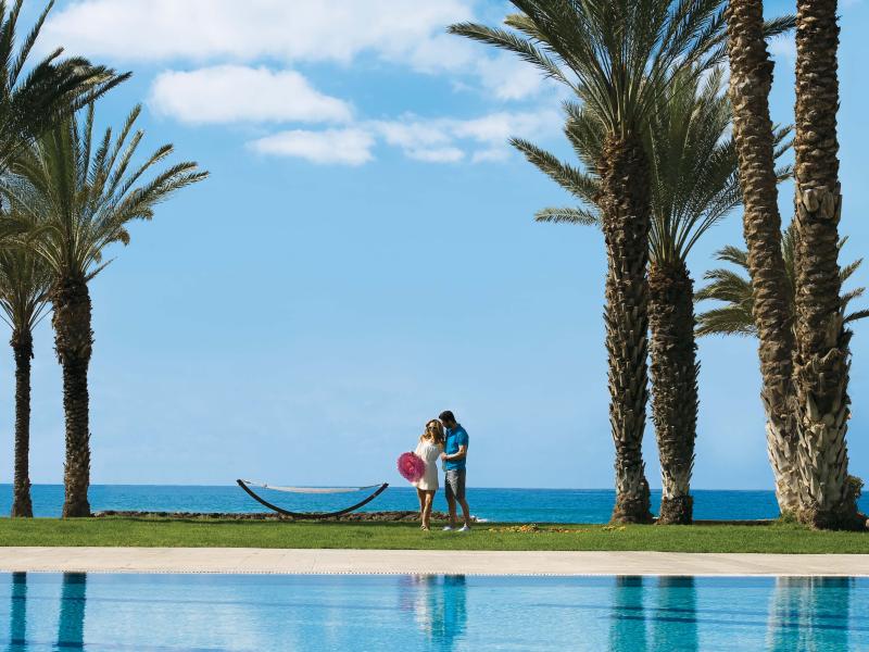 Constantinou Bros Pioneer Beach Hotel