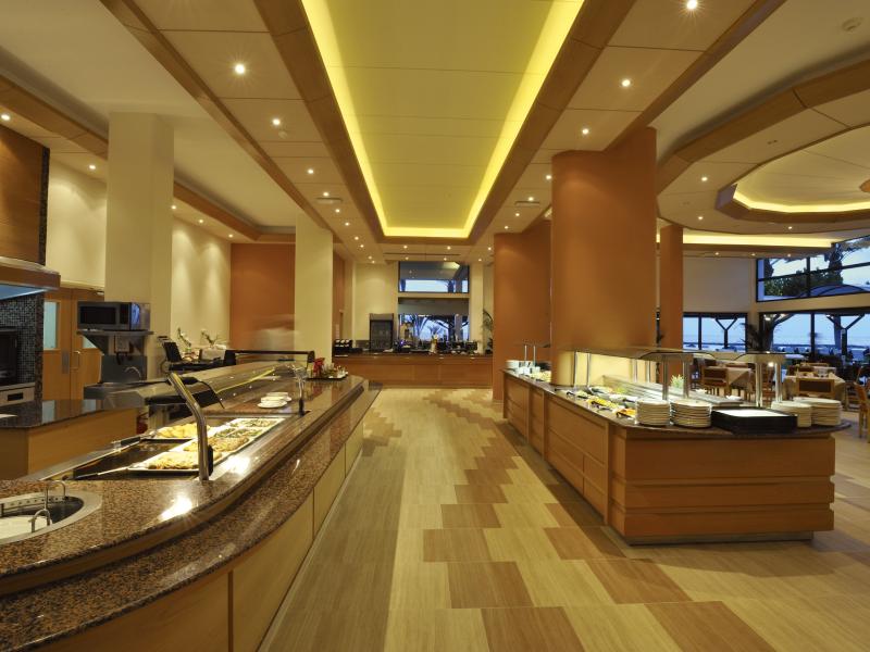 Constantinou Bros Pioneer Beach Hotel