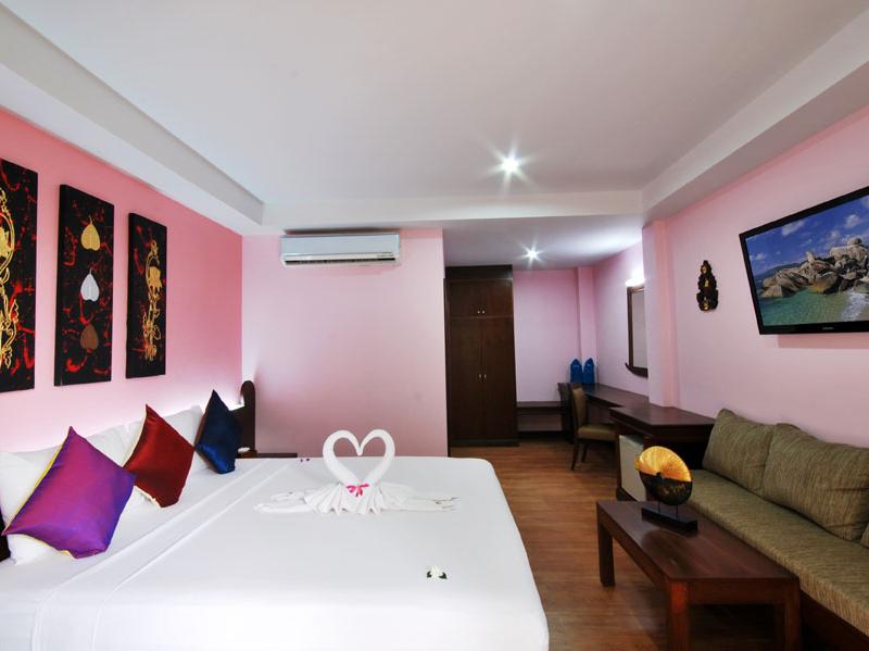 Ark Bar Beach Resort