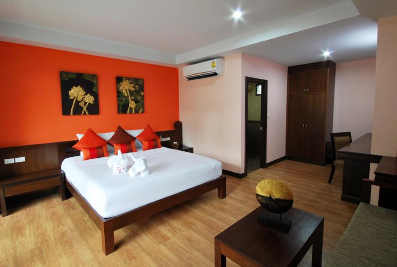 Ark Bar Beach Resort