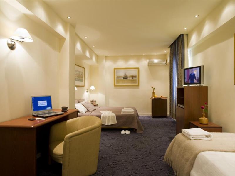 Piraeus Dream City Hotel