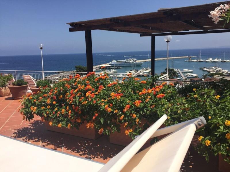 Hotel Pithaeusa