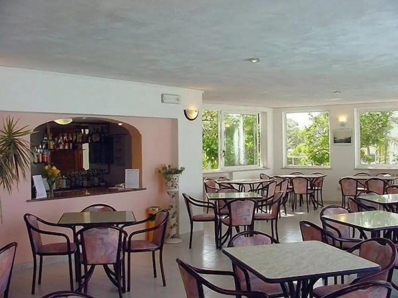 Hotel Pithaeusa