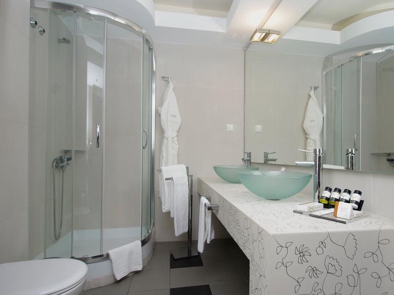 Bomo Platamon Cronwell Resort
