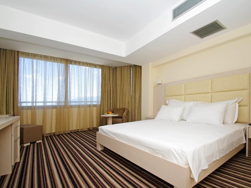 Bomo Platamon Cronwell Resort