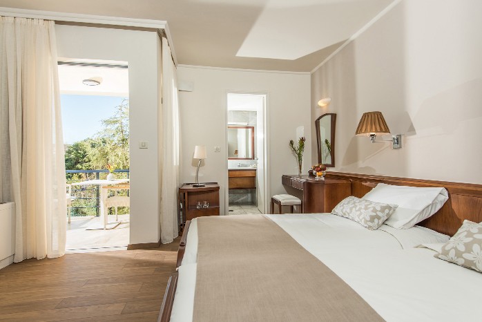 Avra City Hotel