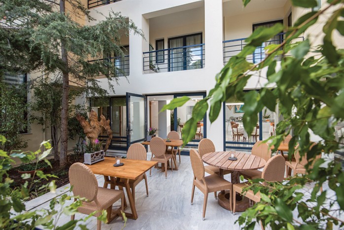 Avra City Hotel