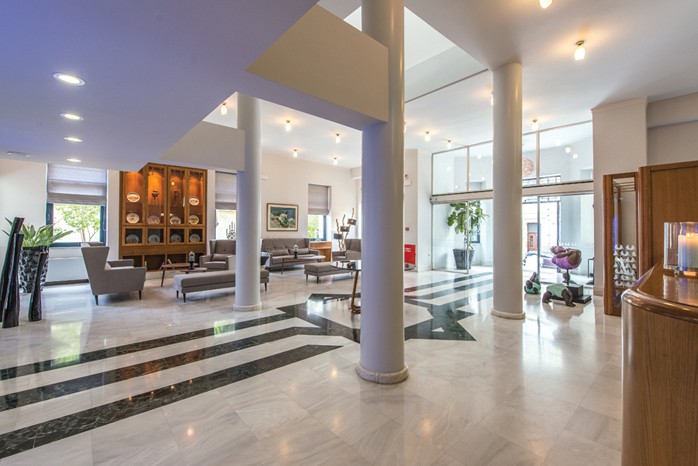 Avra City Hotel