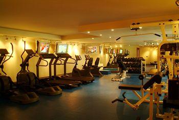 Plaza El Bosque Park & Suites