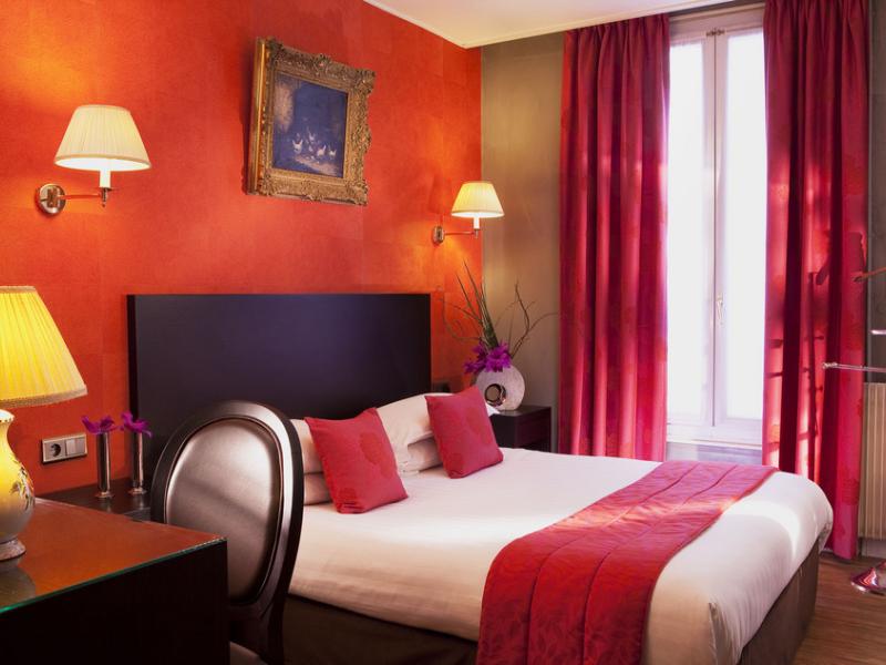 Hotel Plaza Elysees