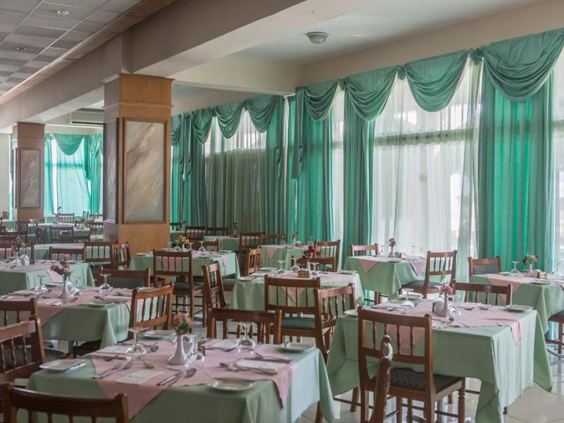 Tsokkos Polycarpia Hotel