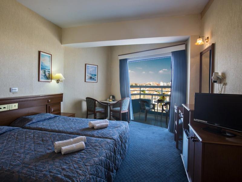 Tsokkos Polycarpia Hotel