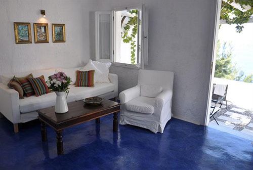 Porto Fira Suites